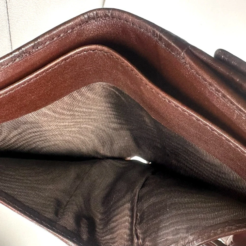Gucci Brown Guccissima Embossed leather wallet authentic good condition (Guc-2) - Picture 9 of 15